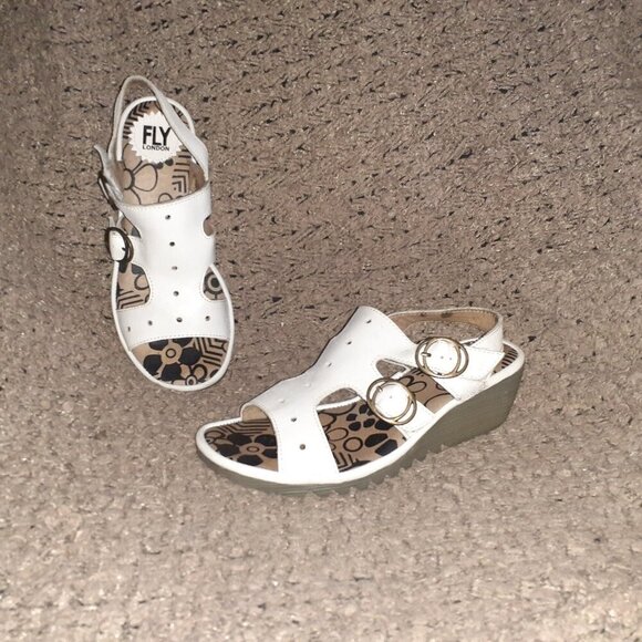 FLY LONDON-Ogla-White Leather-Dbl Buckle-Slingback-Sz 37-Excellent - Picture 1 of 8